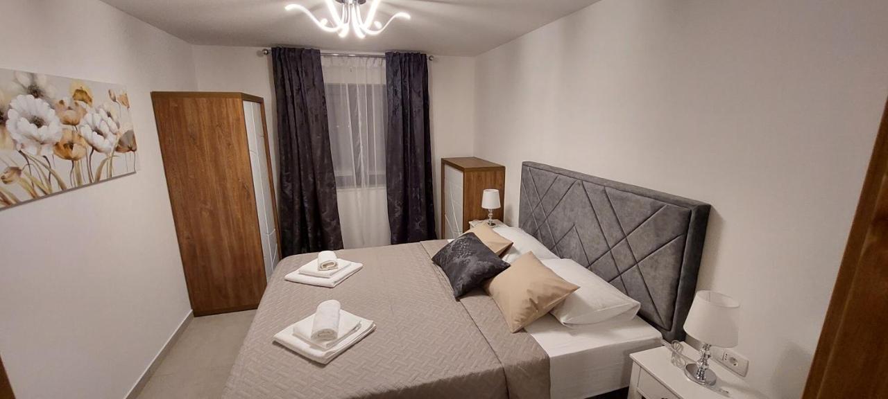 Holiday Apartments Cecilija Supetarska Draga Eksteriør billede