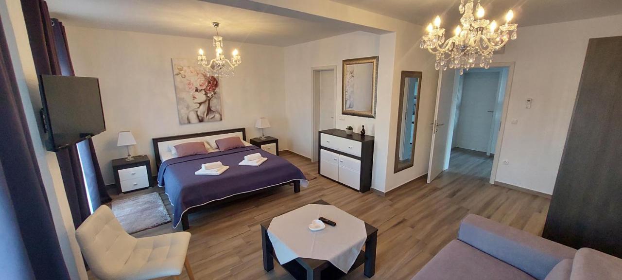 Holiday Apartments Cecilija Supetarska Draga Eksteriør billede